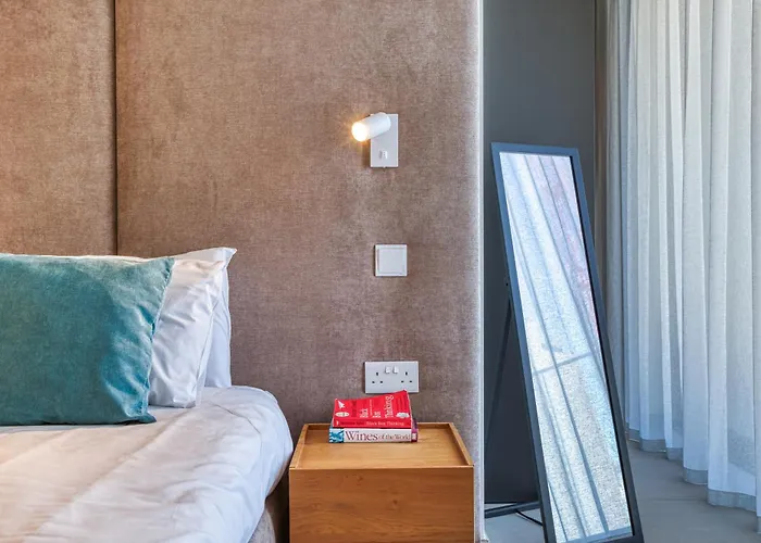 Official Mercury A Beautiful One Bedroom With Wifi By 360 Estates *