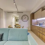 Official Mercury A Beautiful One Bedroom With Wifi By 360 Estates *