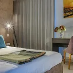 Official Mercury A Beautiful One Bedroom With Wifi By 360 Estates *