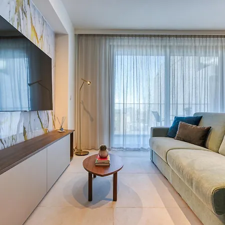 Official Mercury A Beautiful One Bedroom With Wifi By 360 Estates *