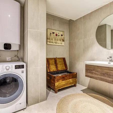 Official Mercury A Beautiful One Bedroom With Wifi By 360 Estates St. Julian's