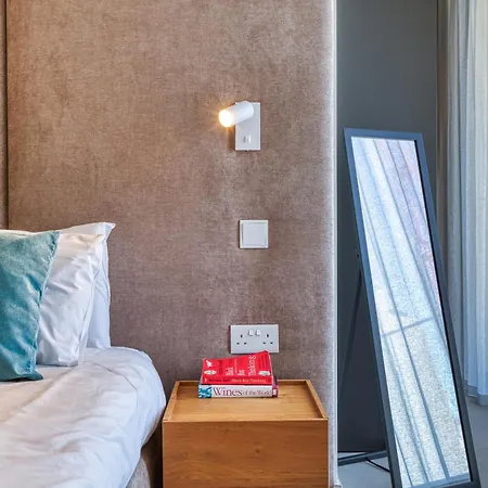 Official Mercury A Beautiful One Bedroom With Wifi By 360 Estates *