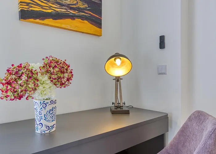 Apartament Official Mercury A Beautiful One Bedroom With Wifi By 360 Estates