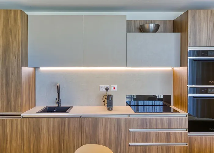 Official Mercury A Beautiful One Bedroom With Wifi By 360 Estates *